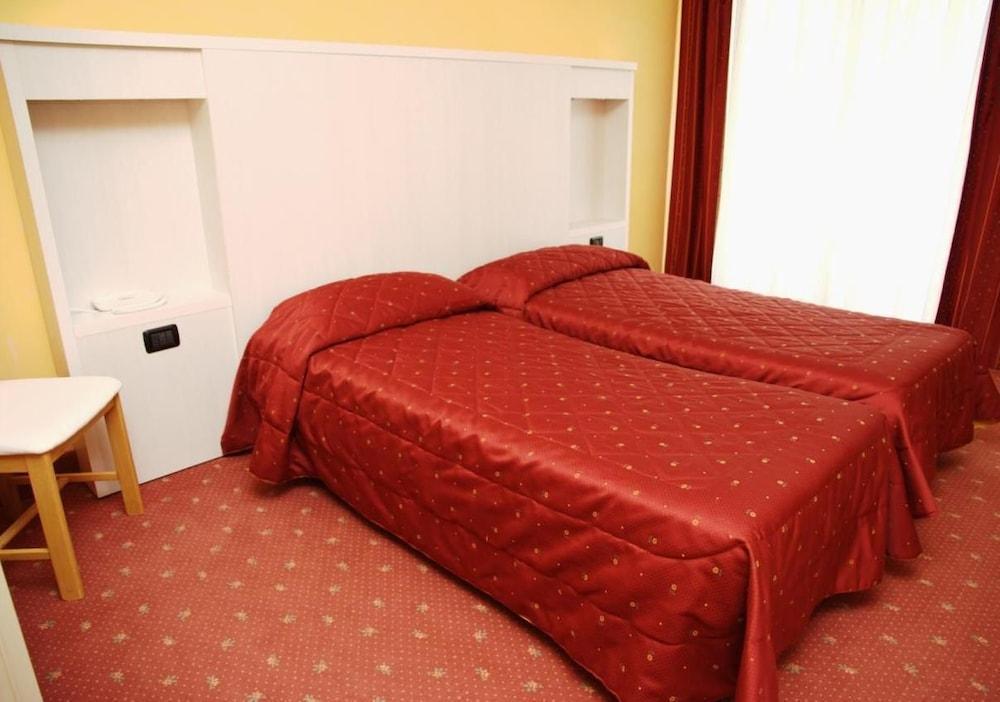 Hotel Bavaria Levico Terme Eksteriør bilde