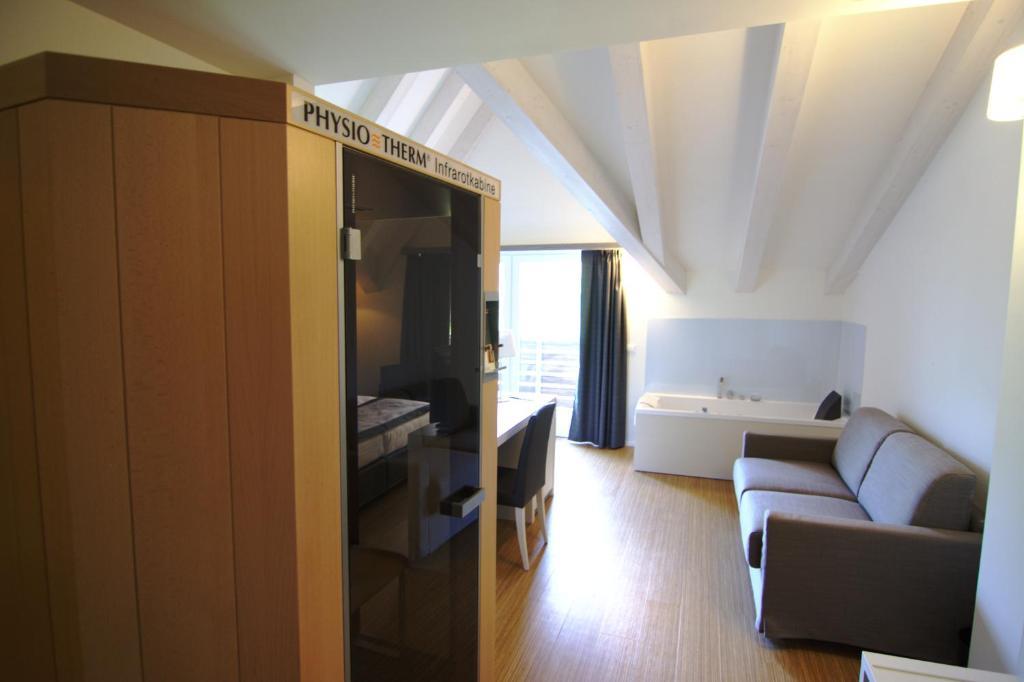 Hotel Bavaria Levico Terme Rom bilde