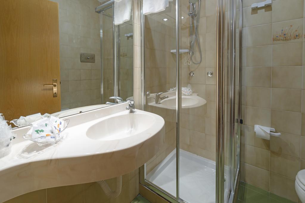 Hotel Bavaria Levico Terme Eksteriør bilde